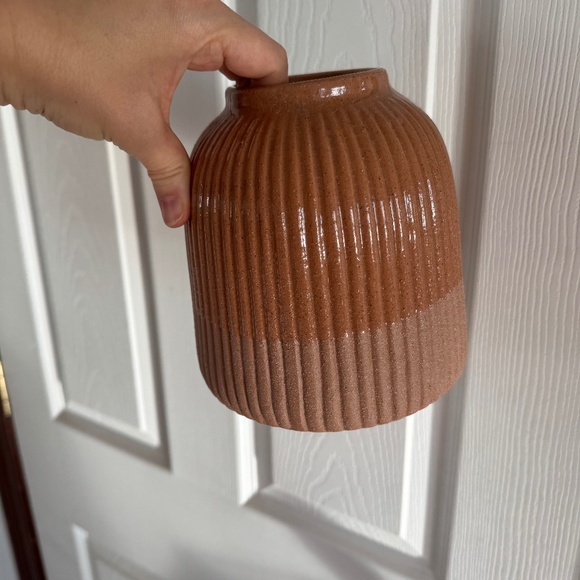 Stoneware Vase - Picture 1 of 4